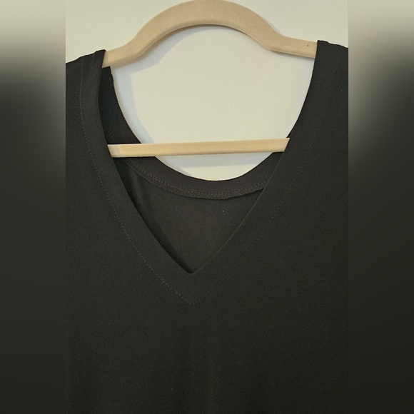 Sympli Black REVERSIBLE Drama Dress, Lagenlook. - Picture 3 of 10